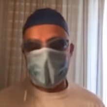 Ο Γιώργος Μητσικώστας τραγουδά για την καραντίνα και τον κορωνοϊό