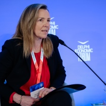 Η πρόεδρος και διευθύνουσα σύμβουλος της AstraZeneca Ελλάδας και Κύπρου Έλενα Χουλιάρα