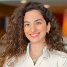 Στέλλα Καραβαζάκη (Σύμβουλος επικοινωνίας στην Ευρωπαϊκή Επιτροπή)