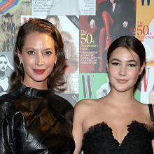 Η Κρίστι Τέρλινγκτον με την κόρη της,  Γκρέις Μπερνς © Dimitrios Kambouris/Getty Images for W Magazine