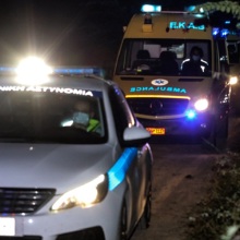 Περιπολικό και ασθενοφόρο του ΕΚΑΒ
