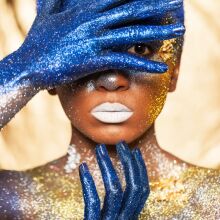 Glitter, το νέο κόλπο της Gen Ζ για να πιάνει και να τιμωρεί την απιστία 