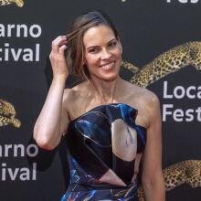 Χίλαρι Σουάνκ: Η συγκινητική αναφορά στα δίδυμά της