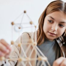 Έξι συνήθειες που μοιράζονται οι εξαιρετικά δημιουργικοί άνθρωποι - Από την ονειροπόληση και τον διαλογισμό στη δια βίου μάθηση. 