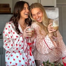 Galentine’s Day: Πώς να περάσετε υπέροχα τον Άγιο Βαλεντίνο με τις φίλες σας 