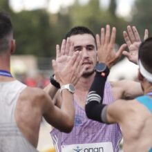 Ο 42ος Αυθεντικός Μαραθώνιος της Αθήνας σε 15 κλικ - Στιγμές συγκίνησης και χαράς 