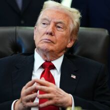 Ο Ντόναλντ Τραμπ απειλεί το BBC με αγωγή 1 δισ. δολαρίων για μονταρισμένη ομιλία σε ντοκιμαντέρ - Απαιτεί ανάκληση, συγγνώμη και αποζημίωση μέχρι την Παρασκευή.