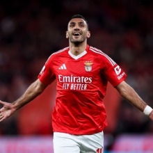 Παυλίδης: «Λύτρωσε» με buzzer-beater τη Μπενφίκα - Το «γλέντησε» ο Μουρίνιο