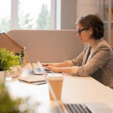 Εργαζόμενη απολύθηκε γιατί... πήγαινε 40 λεπτά νωρίτερα στη δουλειά