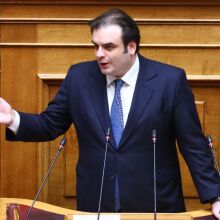 Πιερρακάκης: Οι πληγέντες σε Μάτι και Μάνδρα αντιμετωπίζονται πλέον όπως οι συγγενείς θυμάτων των Τεμπών