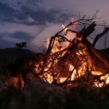 Οι άνθρωποι άναβαν φωτιά 350.000 χρόνια νωρίτερα απ’ ό,τι πιστεύαμε - Νέα ευρήματα στην Ανατολική Αγγλία αποκαλύπτουν ότι πρώιμοι Νεάντερταλ κατασκεύαζαν εστίες