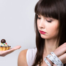 Podcast 40+ | Μαρία Τσιάκα: Οι διατροφικές διαταραχές και ο ρόλος της οικογένειας