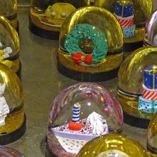 Οι γυάλινες χριστουγεννιάτικες μπάλες που ξεχωρίσαμε στην αγορά