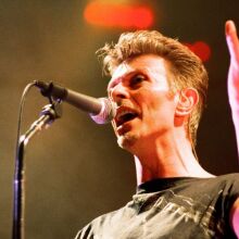 Από τον Έλβις στον Μπόουι: 8+1 γεννήσεις σπουδαίων μουσικών την ημέρα που ανοίγουν ξανά τα σχολεία