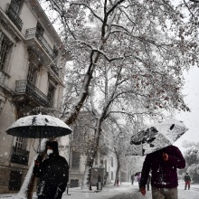 Χιόνια σε δρόμο της Αθήνας