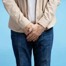 Άνδρας που πονά "χαμηλά"