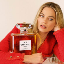 Η Μάργκο Ρόμπι, το πρόσωπο του Chanel No.5