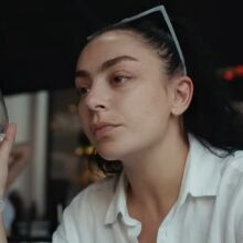 Η ποπ σταρ Charli XCX αναλαμβάνει τον πρώτο της μεγάλο δραματικό ρόλο στην ταινία Erupcja - Κυκλοφόρησε το πρώτο τρέιλερ