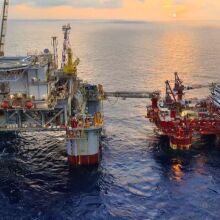 Αύριο η υπογραφή των συμβάσεων με Chevron-Helleniq Energy: Πότε ξεκινούν σεισμικές έρευνες