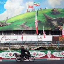 BBC: Το Ιράν έτοιμο για συμβιβασμούς στο πυρηνικό του πρόγραμμα αν ο Τραμπ άρει κυρώσειςBBC: Το Ιράν έτοιμο για συμβιβασμούς στο πυρηνικό του πρόγραμμα αν ο Τραμπ άρει κυρώσεις