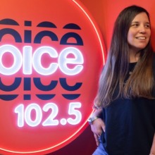 OXI AKOMA- Τι μουσική ακούει η ραδιοφωνική παραγωγός Τάνια Σκραπαλιώρη;