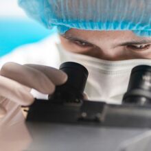 Ερευνητές του Στάνφορντ δημιούργησαν ρινικό σπρέι που προστατεύει από ιούς, βακτήρια και αλλεργιογόνα - Το «καθολικό» εμβόλιο ίσως είναι διαθέσιμο σε 5-7 έτη.