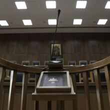 Συνελήφθη 39χρονη στην Κοζάνη που βιντεοσκοπούσε παράνομα ποινική δίκη - Το υλικό διαγράφηκε και η γυναίκα οδηγείται στη δικαιοσύνη