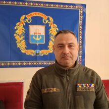 Ουκρανία: Ο καπελάνος που διέσωσε 8.000 ανθρώπους από τη Μαριούπολη