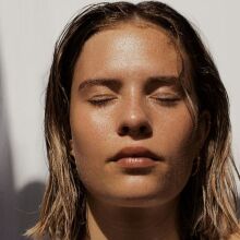 Η αλήθεια για το κολλαγόνο: Τι προσφέρει στο δέρμα, τι ισχύει για τις ρυτίδες 