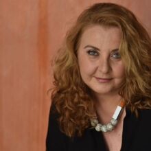 Το OPEN ανακοίνωσε την αποχώρηση της Ιζαμπέλας Σασλόγλου από τη Διεύθυνση Προγράμματος, ευχαριστώντας την για τη συμβολή της.