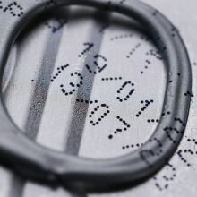 Γιατί είναι τόσο δύσκολο να βρεις τη σφραγίδα με την ημερομηνία λήξης στα τρόφιμα;