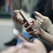 Το υπουργείο Ψηφιακής Διακυβέρνησης εξασφάλισε δωρεάν ομιλία και data για Έλληνες στη Μέση Ανατολή, σε συνεργασία με τους παρόχους κινητής τηλεφωνίας.