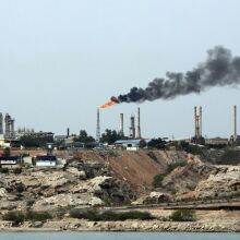 Ο Ντόναλντ Τραμπ ανακοίνωσε πλήγματα των ΗΠΑ στο ιρανικό νησί Χαργκ και προειδοποίησε για επίθεση σε πετρελαϊκές εγκαταστάσεις.