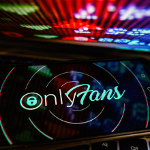 OnlyFans: Η εκρηκτική επιτυχία που άλλαξε τα δεδομένα και ποιοι βγάζουν πραγματικά εκατομμύρια