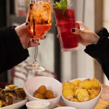 Όφις: Ένα καινούργιο μπαρ-στέκι στο Παγκράτι