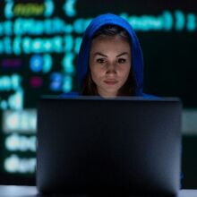 Οι 5 δεξιότητες που η Τεχνητή Νοημοσύνη δεν μπορεί να «κλέψει» από τον άνθρωπο