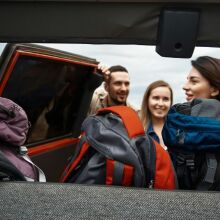 Συμβουλές για ασφαλή φόρτωση του αυτοκινήτου το Πάσχα: Πώς να τοποθετήσετε αποσκευές και κατοικίδια, η πίεση ελαστικών και η διαχείριση του βάρους στο ταξίδι.