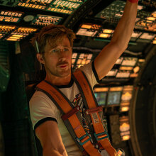 Ο Ράιαν Γκόσλινγκ στην ταινία «Αποστολή Χαίρε Μαρία»