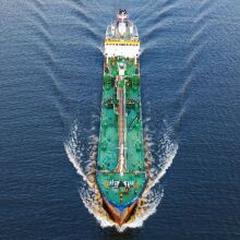 Το Ιράν απειλεί ότι θα ξανακλείσει τα Στενά του Ορμούζ αν συνεχιστεί ο ναυτικός αποκλεισμός των ΗΠΑ