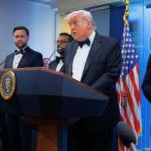 Ο Τραμπ δυσφημίζει τον Μητσοτάκη