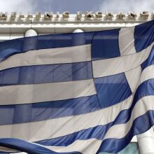 Το ελληνικό Δημόσιο άντλησε 3 δισ. ευρώ μέσω επανέκδοσης 10ετούς ομολόγου, με τις προσφορές των επενδυτών να φτάνουν τα 36 δισ. ευρώ.
