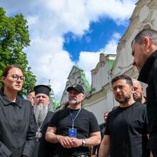 «Δεν θα γονατίσουμε»: Ο Μητροπολίτης Επιφάνιος στην ATHENS VOICE μετά το χτύπημα στη Λαύρα