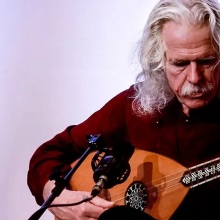 Ross Daly: Ένας αναζητητής της μουσικής, ταξιδευτής, συνθέτης, δάσκαλος