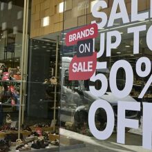 Σε ισχύ οι θερινές εκπτώσεις 2026 - Ποια Κυριακή θα είναι ανοιχτά τα καταστήματα