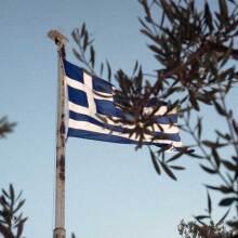 Ελληνική σημαία στον ιστό της