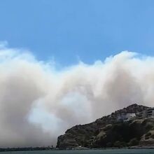 Τουλάχιστον 100 χιλιόμετρα ταξίδεψε ο καπνός από τη φωτιά στην Κρήτη