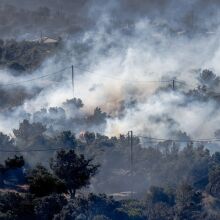 Πυροσβεστική: Μηδενική ορατότητα και αναταράξεις καθιστούν σχεδόν αδύνατες τις ρίψεις σε πύρινα μέτωπα