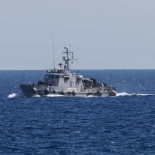 Επιχείρηση διάσωσης 113 μεταναστών πραγματοποιήθηκε νότια των Καλών Λιμένων στην Κρήτη - Οι επιβαίνοντες σε δύο λέμβους μεταφέρονται στο λιμάνι.