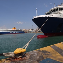 Δεμένα πλοία στο λιμάνι του Πειραιά