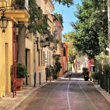 Κάθε Αύγουστο η Αθήνα αποκαλύπτεται: Έφυγαν για να ζήσουν, επιστρέφουν για να αναπνεύσουν